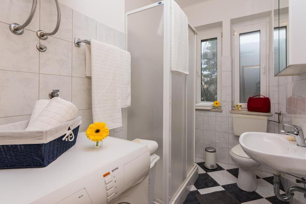 Near Old Town - Free Parking Apartman Zára Kültér fotó